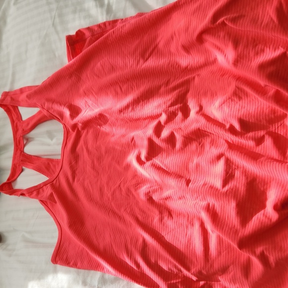 Pink tank top - Picture 1 of 2